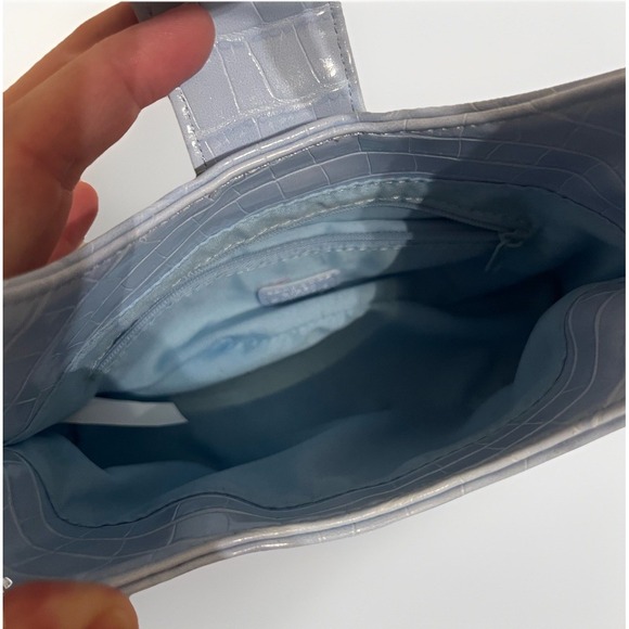 Urban Outfitters Baby Blue Croc-Embossed Baguette Shoulder Bag Y2K Style Purse - Picture 4 of 5